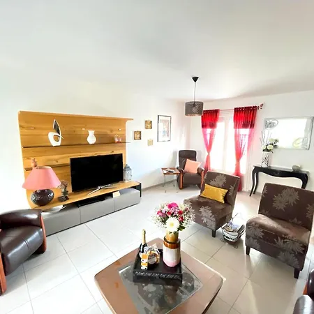 Les Colibris Maison Familiale Quartier Gare 招待所 莱萨布勒-多洛讷